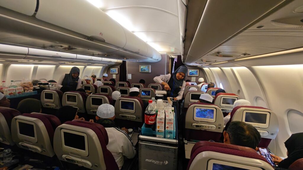 ‘Layan ibarat ibu bapa sendiri’