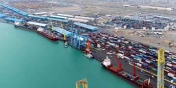 GAMBAR fail Pelabuhan Umm Qasr, Basra, Iran. - AFP