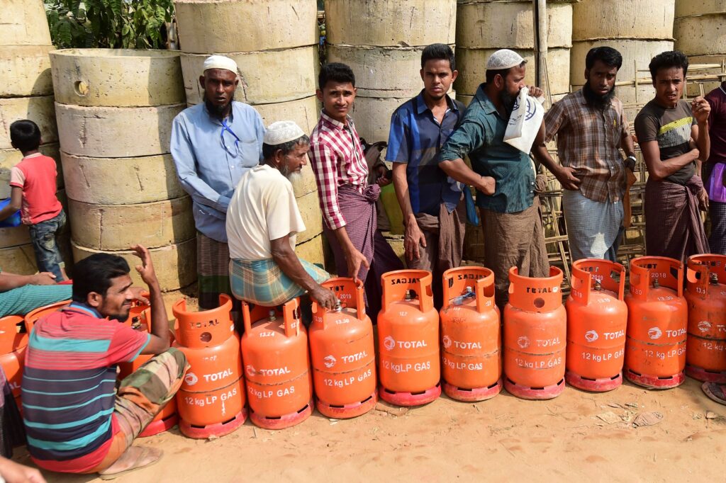 Bangladesh naikkan harga gas memasak