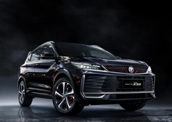 HITAM kini merupakan pilihan warna baharu untuk semua varian Proton X50.