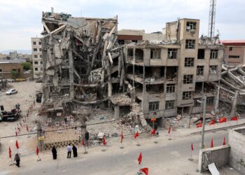 SEBUAH bangunan musnah akibat serangan AS-Israel di Teheran dalam perang Iran yang bermula 28 Februari lalu. - AFP