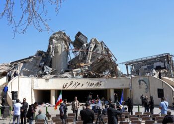 PERANG Iran yang dimulakan AS-Israel melibatkan kos sehingga RM198 bilion sejak 28 Februari lalu. - AFP