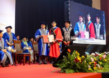 UNIVERSITI Automotif Malaysia DRB-HICOM meraikan seramai 230 graduan pada Istiadat Konvokesyen Ke-10 yang berlangsung di Dewan Canseleri di Pekan, Pahang.