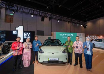 KETUA Pegawai Strategi Proton, Yusri Yusuf; Pengarah MITI Pulau Pinang, Siti Norbaya Kamaludin; Ketua Pegawai Eksekutif MARii, Azrul Reza Aziz; Timbalan Ketua Pegawai Eksekutif Proton, Datuk Ir. Abdul Rashid Musa; Pengarah MIDA Perak, Dyrul Shahrytz dan Ketua Pegawai Penjenamaan Pro-Net, Salawati Mohd Yusof pada majlis pelancaran di Pertunjukan Auto Pulau Pinang 2026.