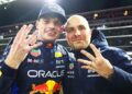 Max Verstappen (kiri) bersama Gianpiero Lambiase yang akan berhijrah ke pasukan McLaren. - AFP