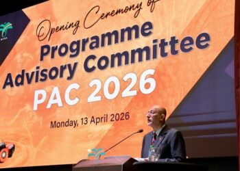 AHMAD Parveez Ghulam Kadir semasa menyampaikan ucapan pembukaan Mesyuarat Jawatankuasa Penasihat Program (PAC) 2026 di Ibu Pejabat MPOB, Bandar Baru Bangi.