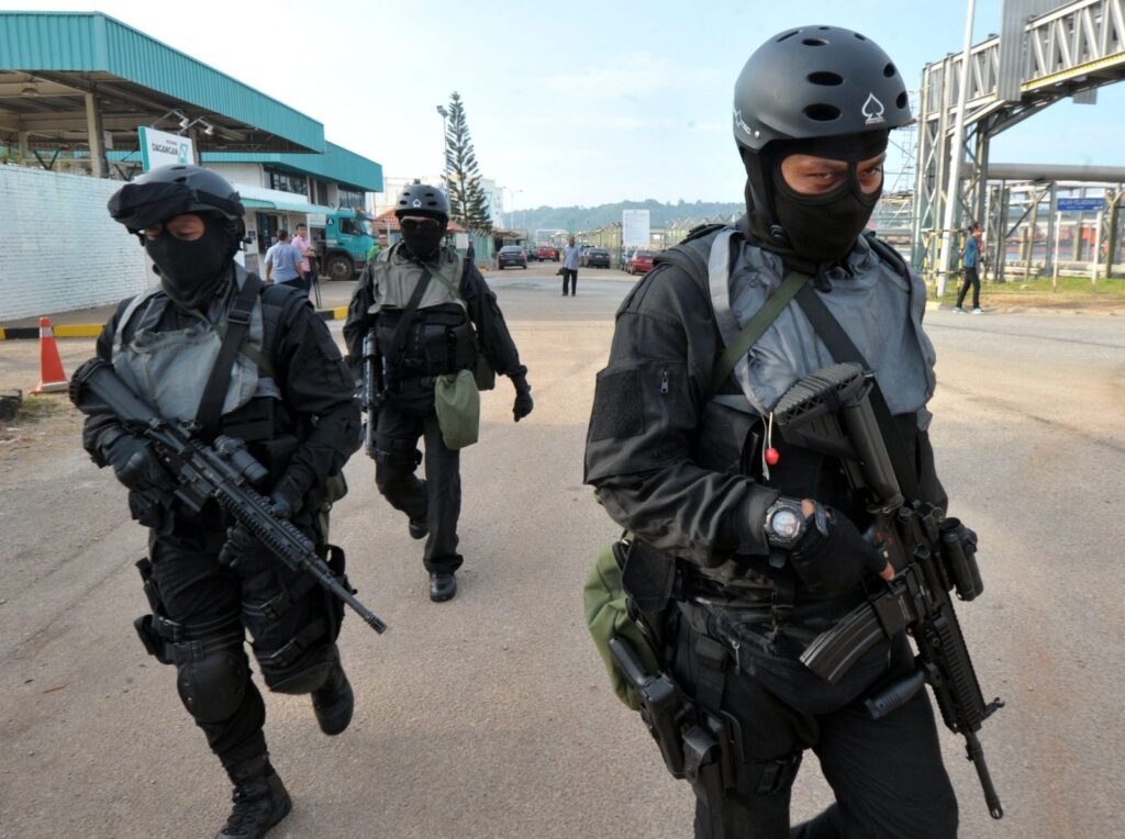 10 raifal tempur ‘berbisa’ pilihan tentera seluruh dunia