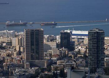 GAMBAR fail Pelabuhan Haifa. - AFP