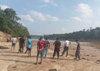 LOKASI dua remaja dikhuatiri lemas di Sungai Pahang berhampiran Kampung Durian Hijau, Pulau Tawar, di Jerantut, Pahang.