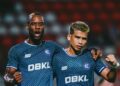 SAFAWI Rashid (kanan) meraikan jaringan pertama KL City FC bersama rakan sepasukan Kpah Sherman pada aksi Liga Super menentang Kelantan The Real Warriors di Stadium Sultan Muhammad IV, Kota Bharu, Kelantan malam ini. - IHSAN KL CITY FC