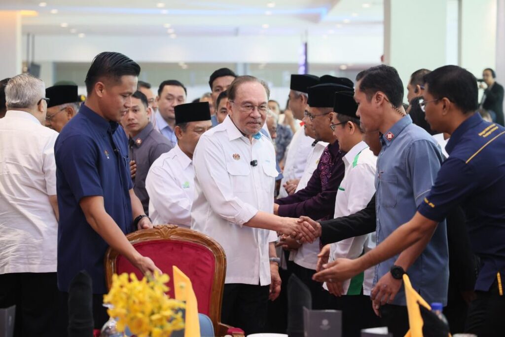 Petronas runding beli minyak dengan Rusia