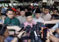 MUHYIDDIN Yassin ditemui pemberita pada Majlis Silaturahim Aidilfitri anjuran Bersatu Bahagian Gombak hari ini.