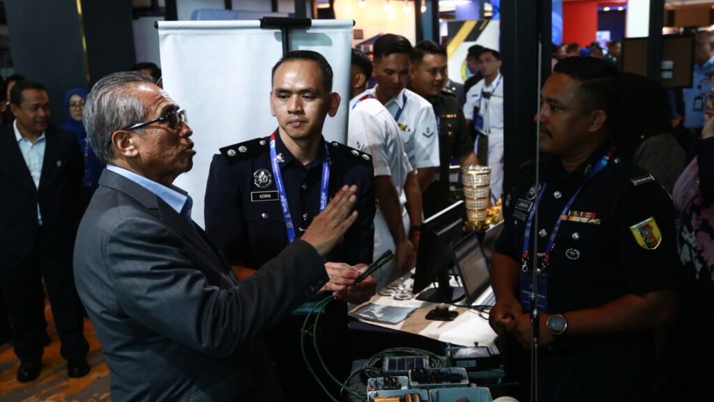 200,000 penjawat awam mula BDR esok