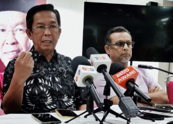 JALALUDDIN Alias ditemui pemberita di Wisma UMNO Negeri Sembilan di Seremban hari ini.-UTUSAN/MOHD. SHAHEJEHAN MAAMIN.