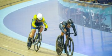 Pelumba trek wanita Malaysia, Nurul Izzah Izzati Mohd Asri ketika beraksi acara pecut wanita pada Kejohanan Trek Piala Dunia di Velodrom Nasional Nilai di sini, hari ini. Gambar ISKANDAR ISHAK