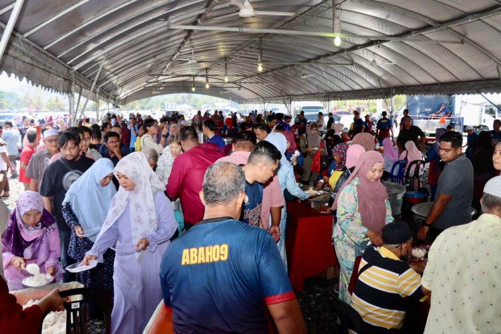 Sambutan Jubli Perak Raja Perlis diakhiri dengan kenduri rakyat