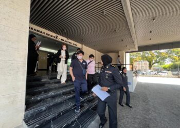 TIGA syarikat didenda RM264,000 oleh Mahkamah Sesyen Ipoh kerana memberikan maklumat palsu tentang penjualan minyak masak paket bersubsidi.