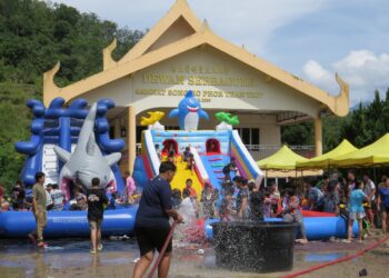 JUMLAH itu dianggarkan berdasarkan perbelanjaan minimum RM522 setiap pengunjung atau keluarga yang melibatkan kira-kira 100,000 rakyat Malaysia.