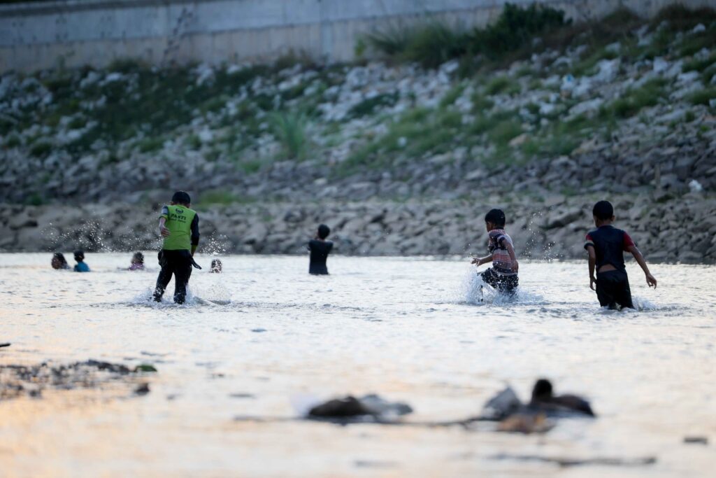 Sungai Golok kering akibat kemarau