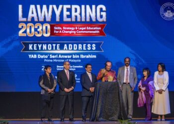 ANWAR Ibrahim merasmikan merasmikan Persidangan Persatuan Pendidikan Undang-Undang Komanwel (CLEA) 2026 di Universiti Malaya, Kuala Lumpur semalam.-PEJABAT PERDANA MENTERI