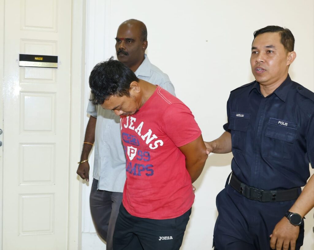 Pemotong rumput dipenjara enam bulan miliki 342 video lucah