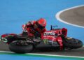Pelumba Ducati, Marc Marquez terjatuh ketika aksi pecut Grand Prix Sepanyol di Litar Jerez, semalam. - AFP