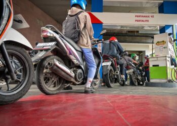 INDONESIA akan mendapat bekalan minyak dari Russia. - AFP