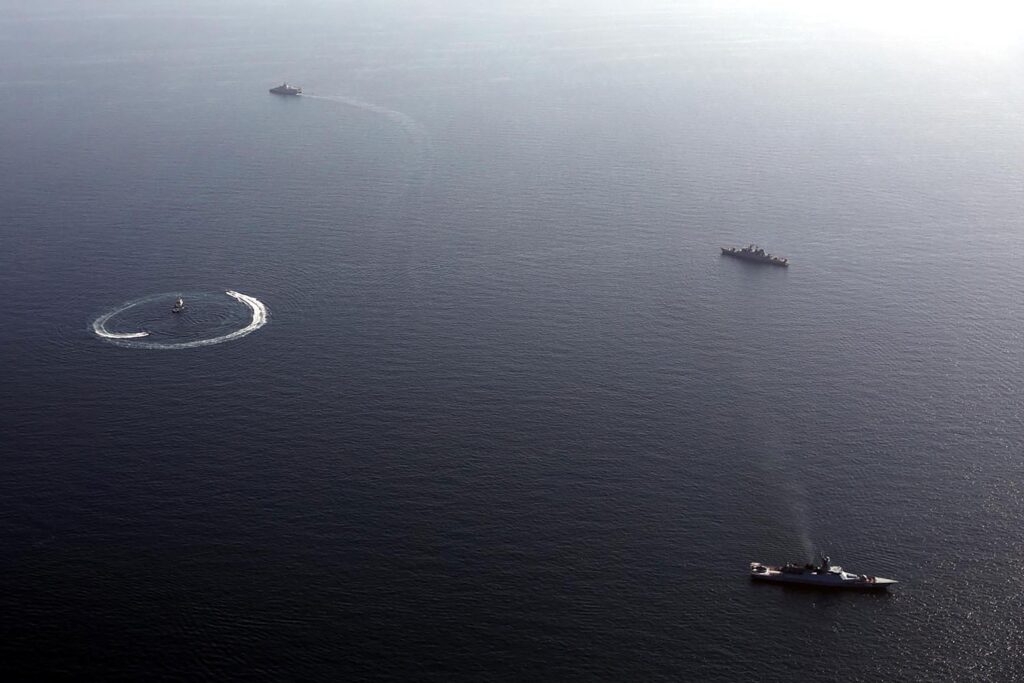 Iran rampas dua kapal kontena