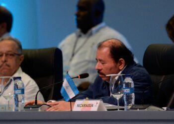 ORTEGA (kanan) mengkritik Trump kerana melancarkan perang Iran. - AFP