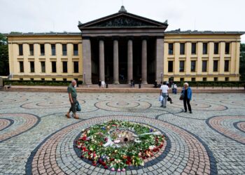 PENDEDAHAN lelaki Norway bebas sepenuhnya daripada HIV dinuat oleh Dr. Anders Eivind Myhre dari Hospital Universiti Oslo. - AFP