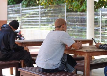 AMIR (bukan nama sebenar) berkongsi mengenai kisah hidupnya sewaktu ditemui di Pondok Remaja Inabah 2, Sungai Ikan, Kuala Nerus, Terengganu. -UTUSAN/PUQTRA HAIRRY