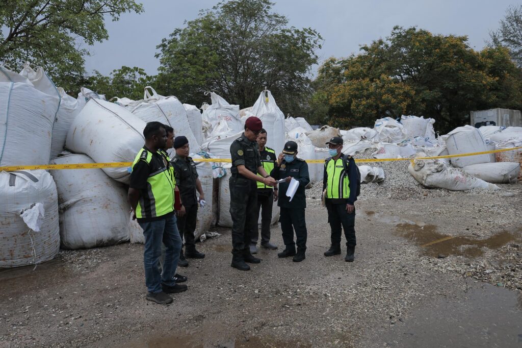 26 warga asing ditahan, sisa e-waste RM18 juta dirampas