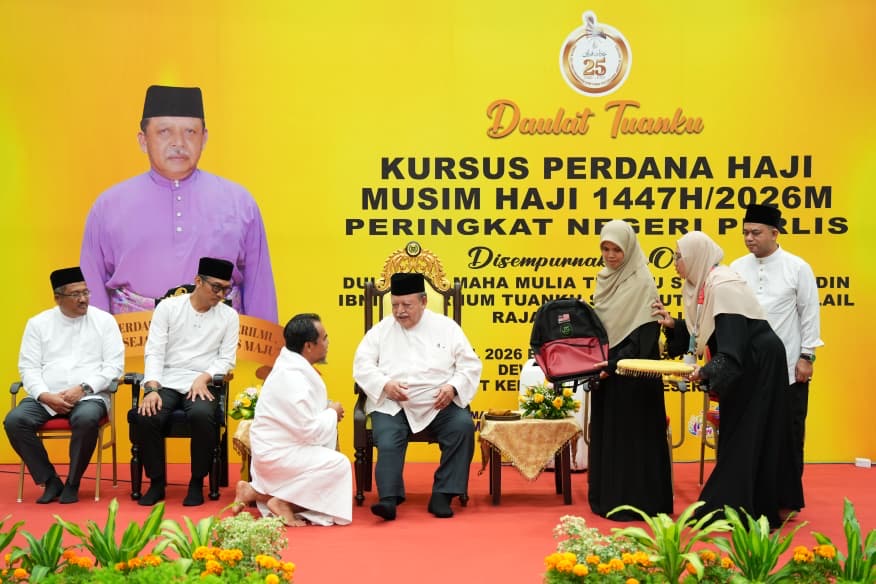 Raja Perlis titah rakyat kekalkan reputasi baik jemaah haji Malaysia Raja Perlis titah rakyat kekalkan reputasi baik jemaah haji Malaysia