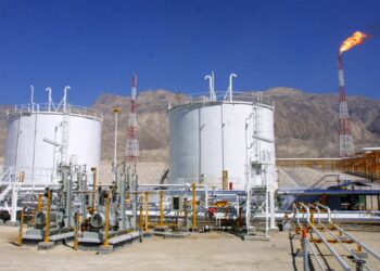 AS akan perketatkan sekatan terhadap industri minyak Iran. - AFP