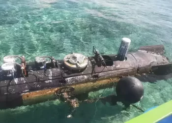 SEBUAH objek seperti torpedo ditemukan dekat Selat Lombok. - Polis Indonesia