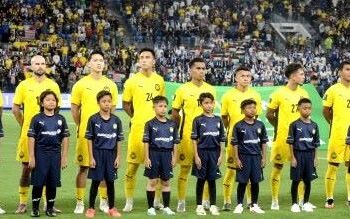 Harimau Malaya terpaksa bergantung kepada pemain warisan dan naturalisasi bagi membantu meningkatkan prestasi skuad kebangsaan. -  UTSUAN/RAJA JAAFAR ALI