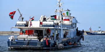 SERAMAI 175 aktivis termasuk 10 rakyat Malaysia yang menyertai GSF 2.0 diculik di perairan antarabangsa berhampiran Kepulauan Crete. - GAMBAR HIASAN