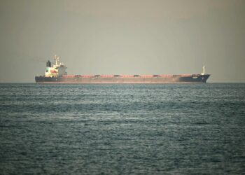 IRAN tidak mempunyai hak untuk mengenakan tol di Selat Hormuz. - AFP