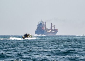 IRAN umum laluan alternatif untuk Selat Hormuz. - AFP