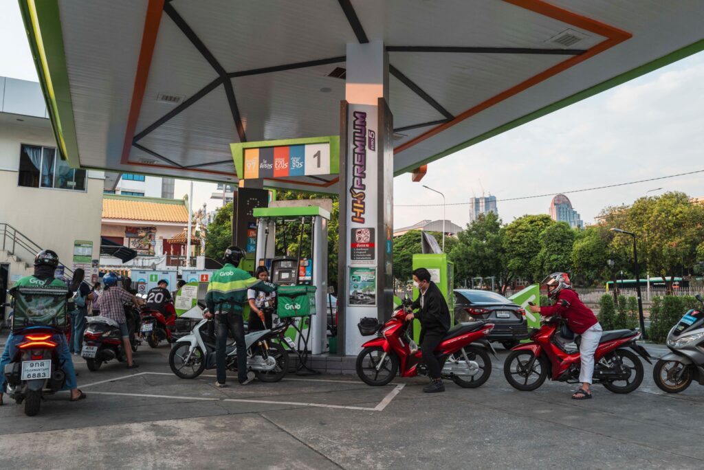 PM Thai kecam peniaga minyak kaut banyak untung