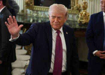 TRUMP dianggap mengulas berita palsu oleh Iran. - AFP