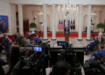TRUMP berucap di Rumah Putih, Washington DC  semalam. - AFP