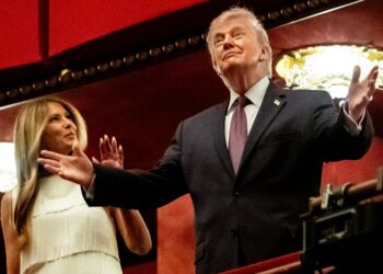 TRUMP didakwa dimasukkan ke sebuah hospital di Washington DC. - AFP