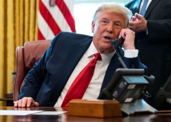 TRUMP mendedahkan rundingan dengan Iran akan dibuat menerusi telefon. - AFP