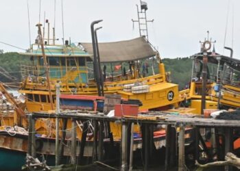 Agensi penguatkuasaan digesa meningkatkan pemantauan dan melakukan pemeriksaan bagi membanteras kegiatan menjual diesel bersubsidi.