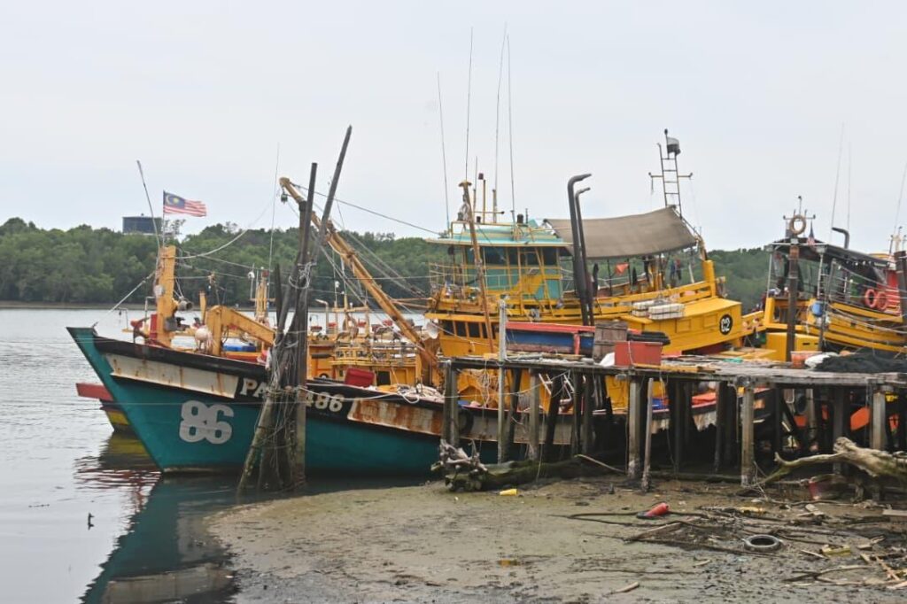 Terpaksa jual bot, beralih operasi lebih kecil