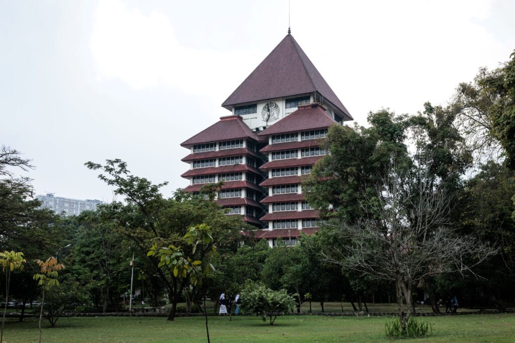 Universiti gantung 16 pelajar undang-undang kerana mesej