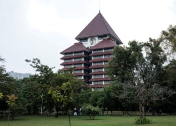 GAMBAR bangunan pentadbiran Universiti Indonesia, Depok, Jawa Barat. - AFP
