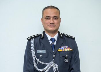 Ketua Polis Daerah Wangsa Maju, Annas Sulaiman pada Majlis Serah Terima Tugas Ketua Polis Daerah Wangsa Maju di IPK Kuala Lumpur hari ini. - UTUSAN/SYAKIR RADIN