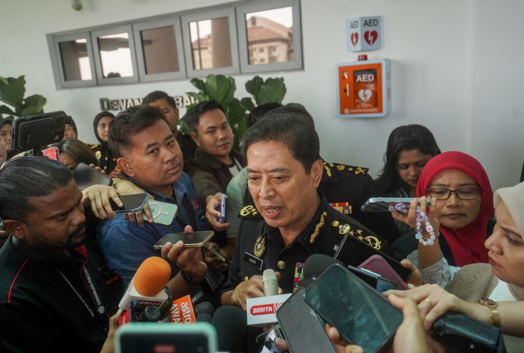 Azam serah PDRM siasat dakwaan mafia korporat